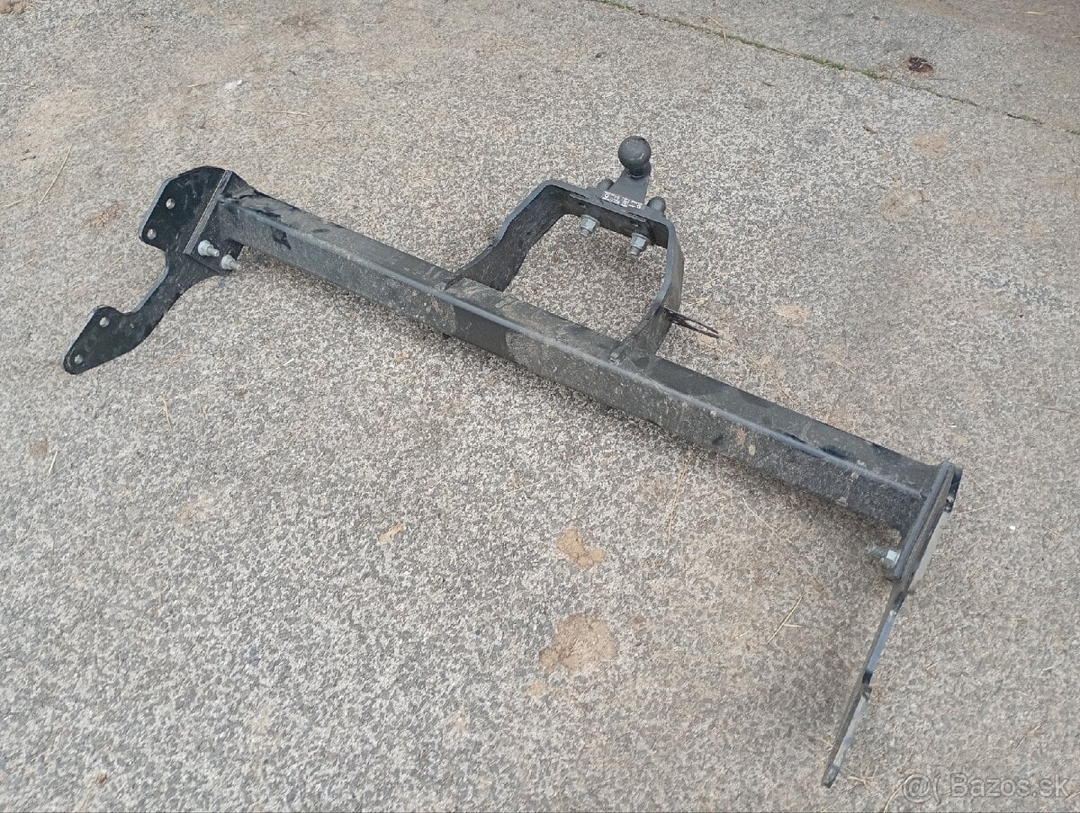 Toyota hilux ťažné zariadenia