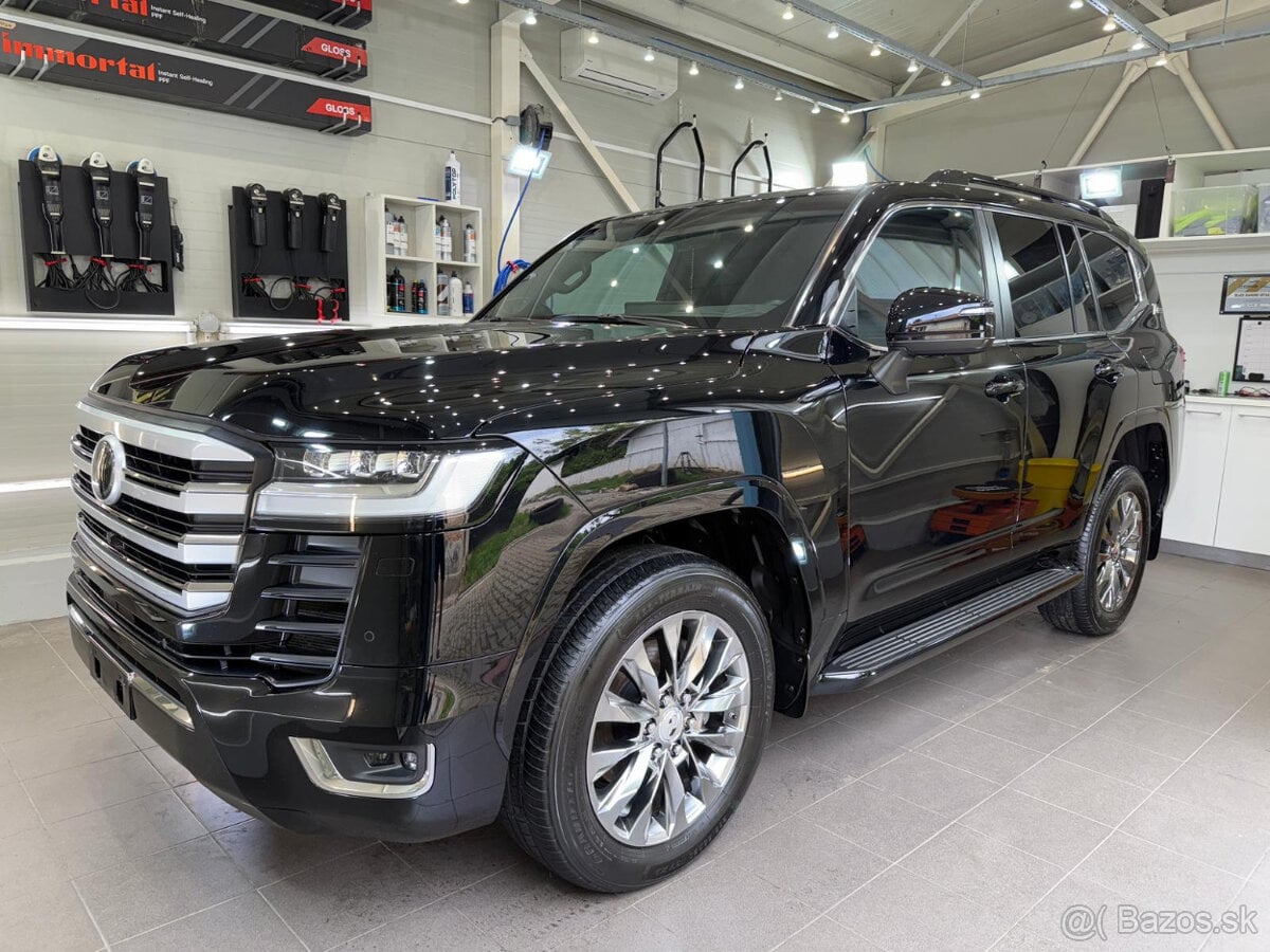 Toyota Land Cruiser 70th ANNIVERSARY