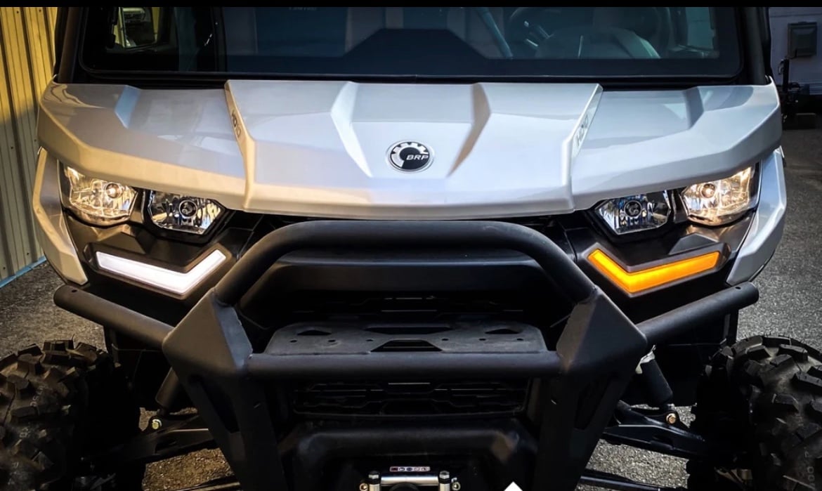 Can am traxter denné svetenie so smerovkou