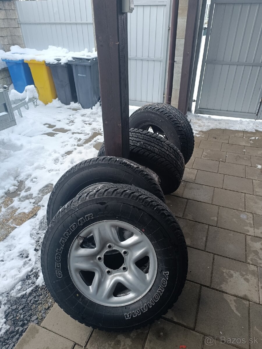 Yokohama geolandar 285/65 R17