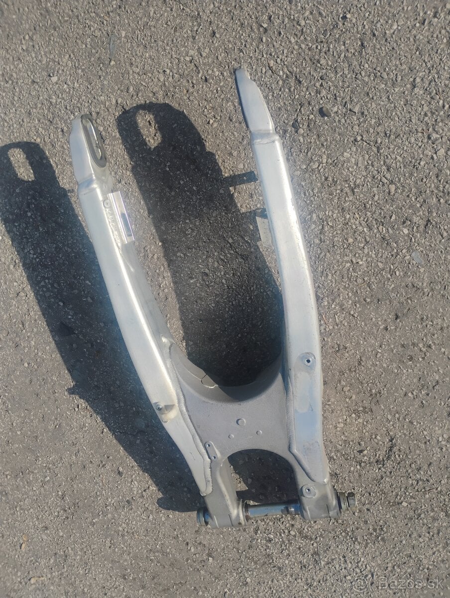 Predám zadnú kyvnu vidly na Yamaha WR YZF