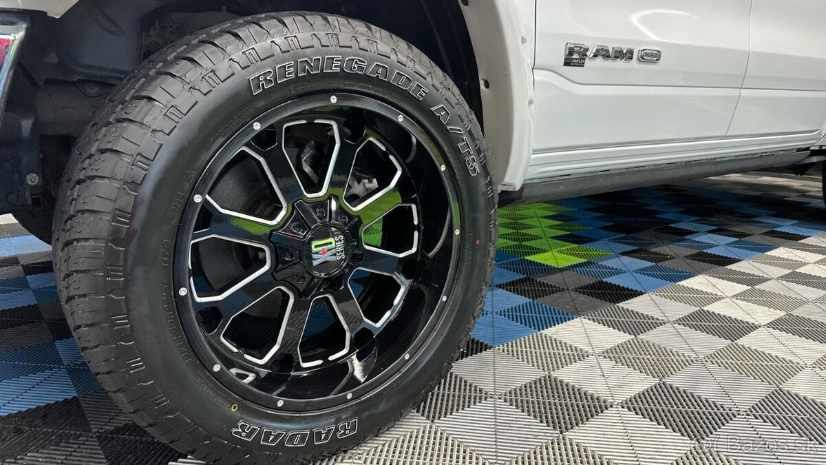 Dodge Ram 1500 5,7 hemi