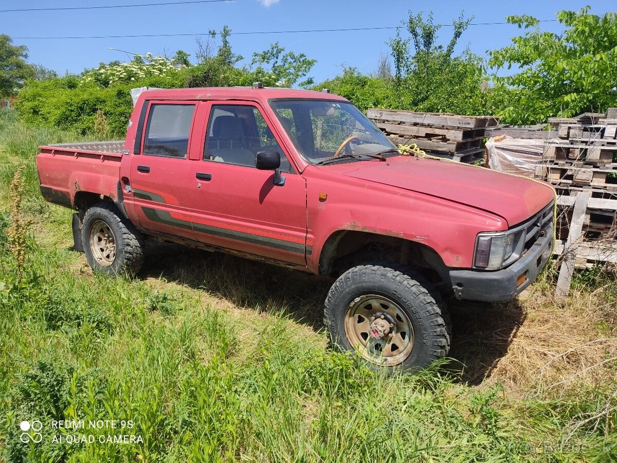 Toyota Hilux 4x4, 2,4 D rv.1987