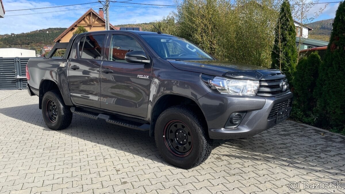 TOYOTA HILUX 2.4DI-D - PREDAJ AJ NA SPLÁTKY
