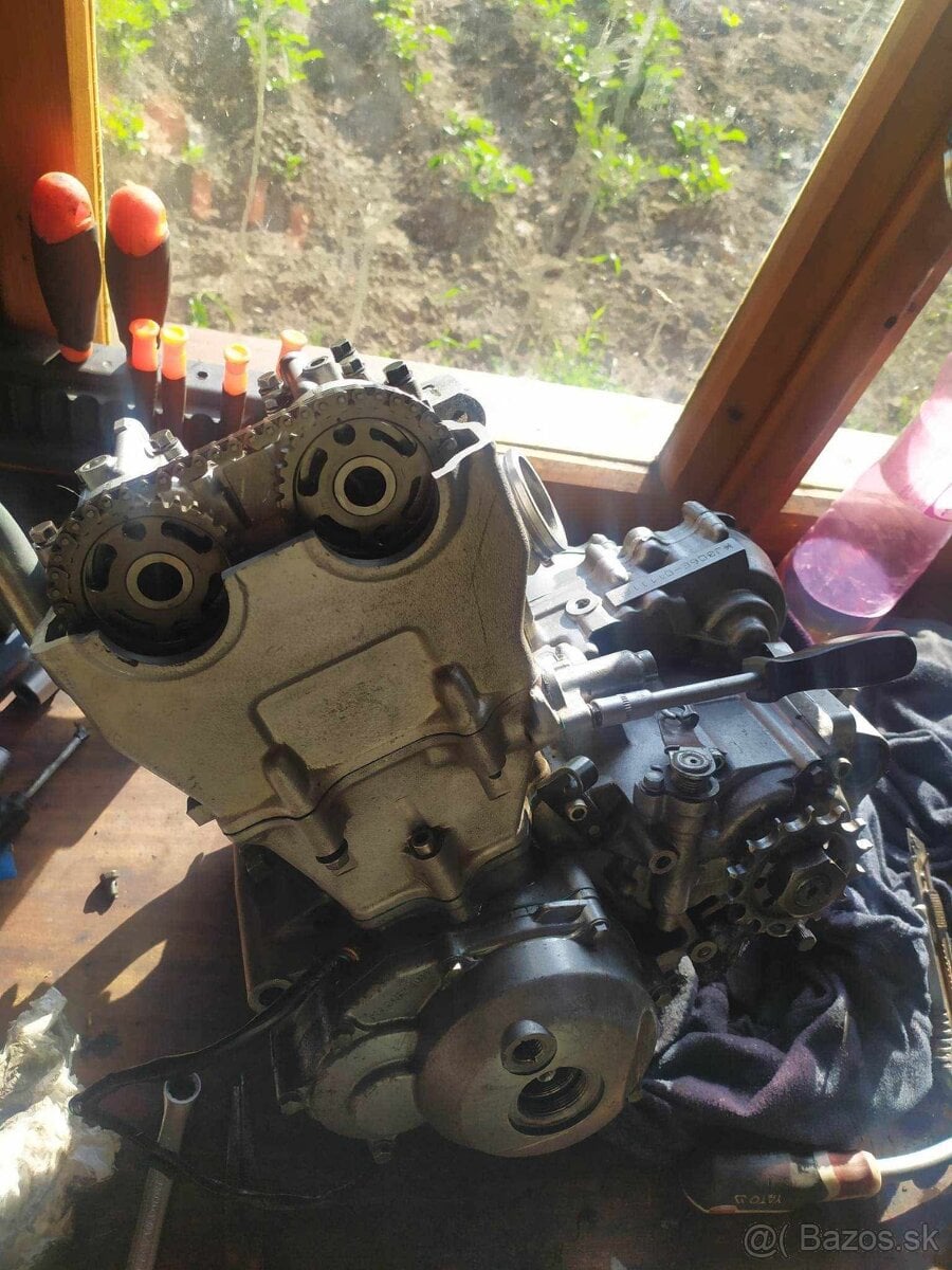 Motor yamaha yzf 426