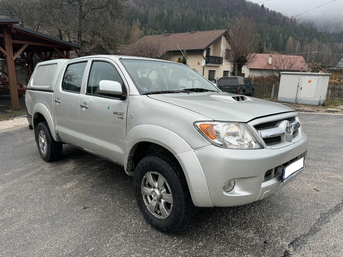 Predám Toyota Hilux 2.5, D-4D