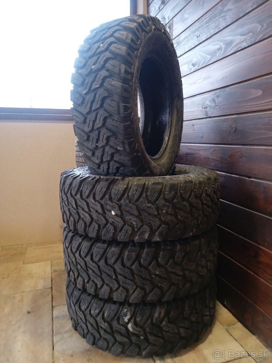Offroad pneu 235/65R17