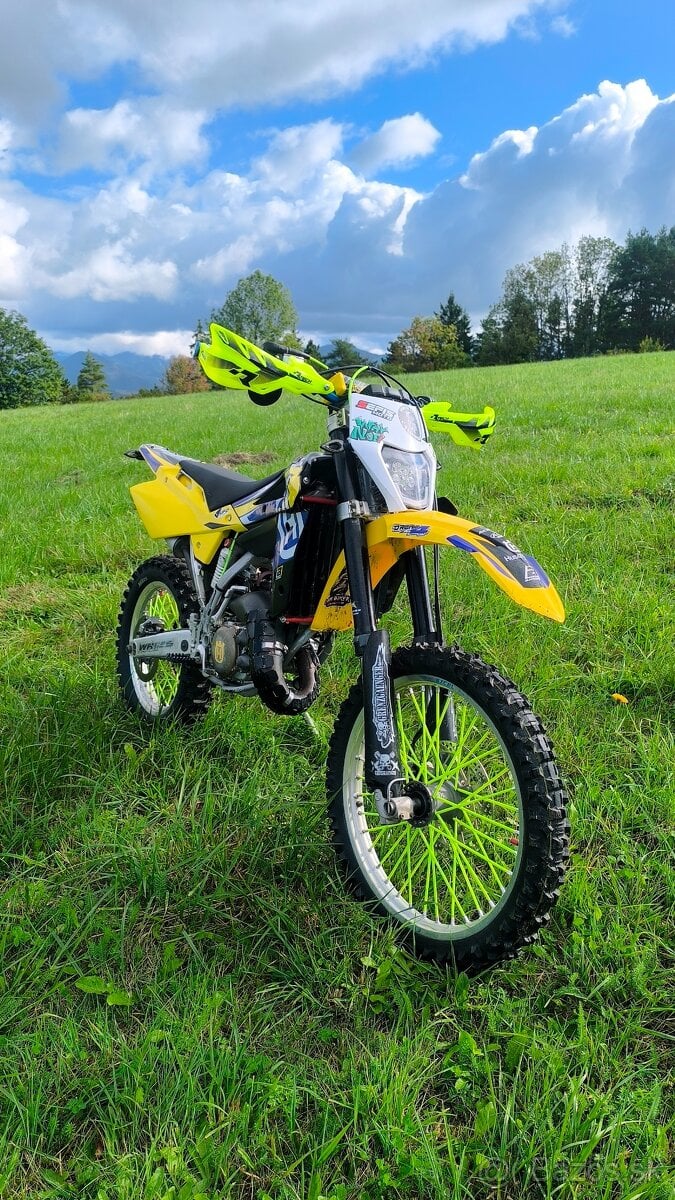 Husqvarna WR 125 2008 plne otvorená