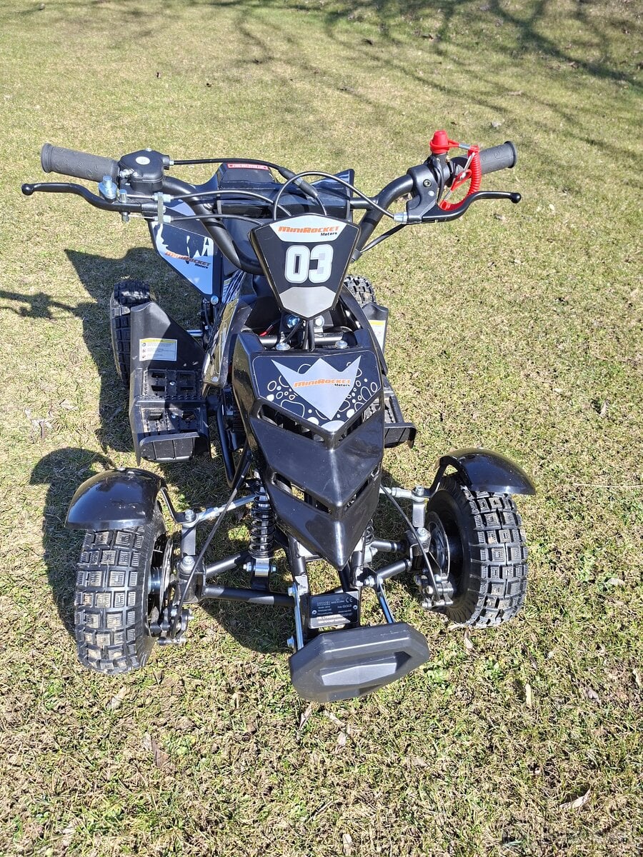 Detska benzinova štvorkolka