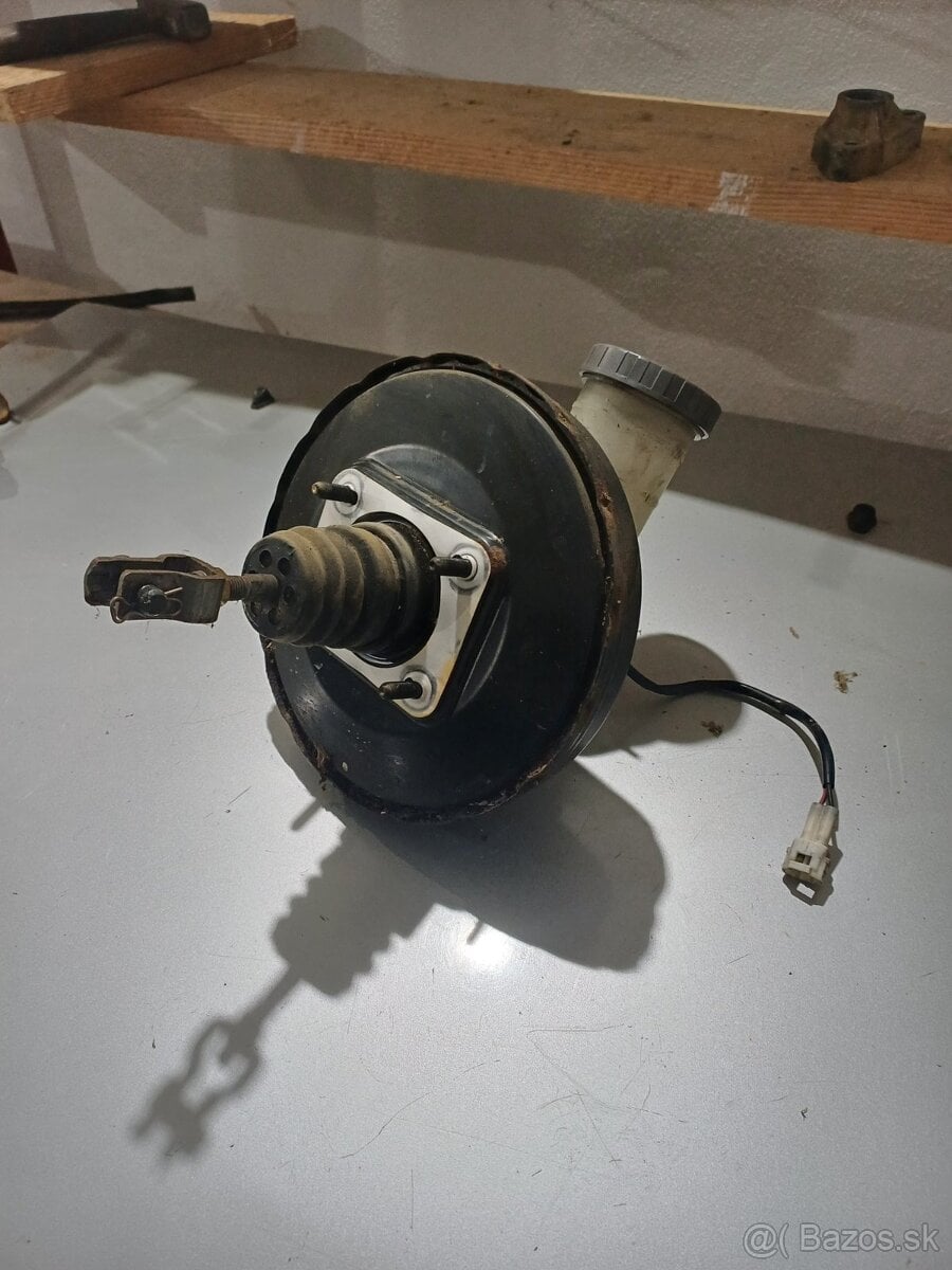 Brzdovy valček suzuki jimny