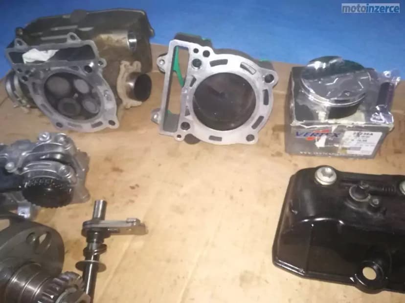 Motory: KTM 250 SX-F cross 4takt dily 2012