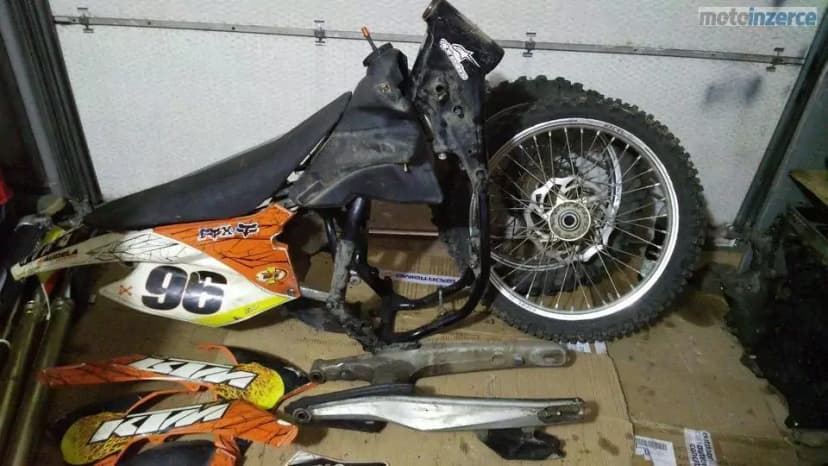 Motory: KTM 250 SX-F cross 4takt dily 2012