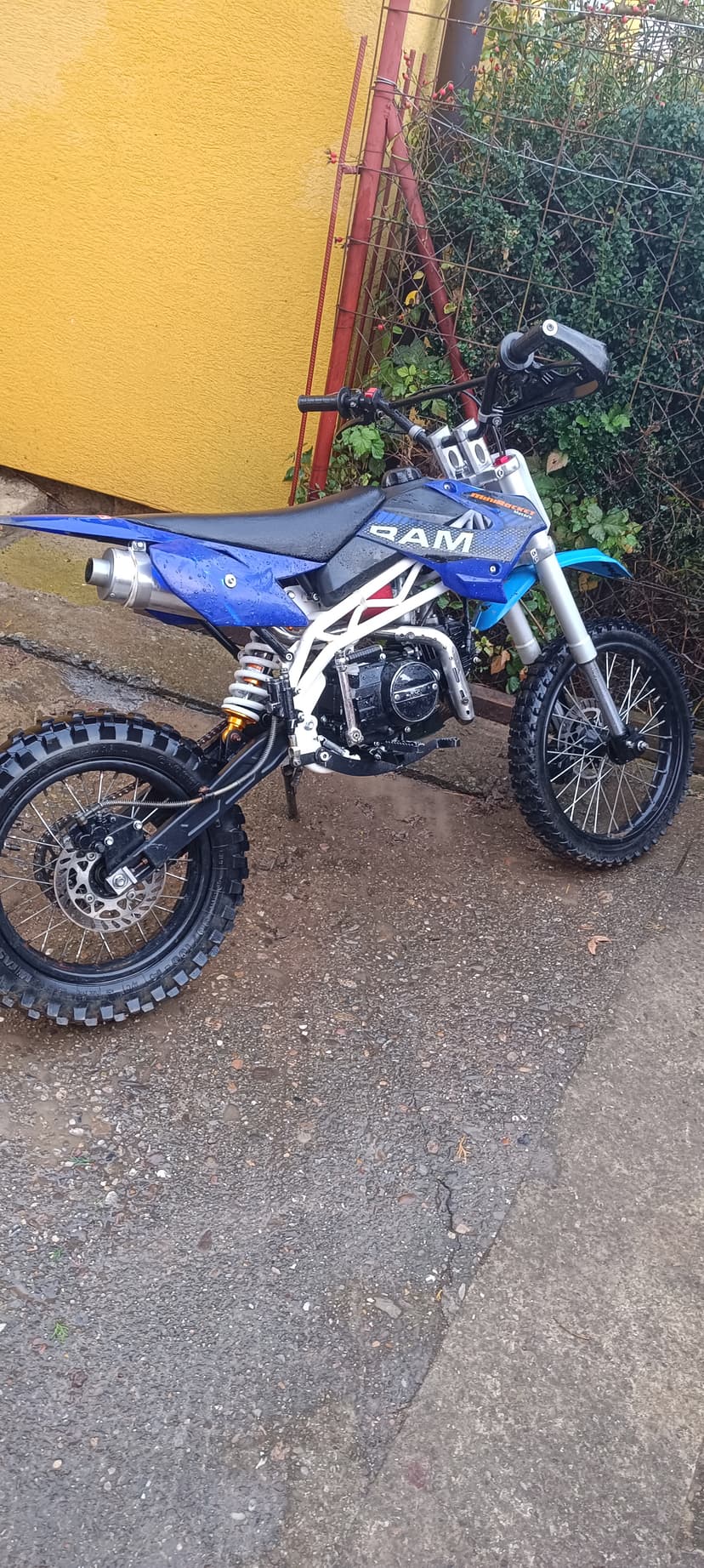 Pitbike 125 + náhradné diely