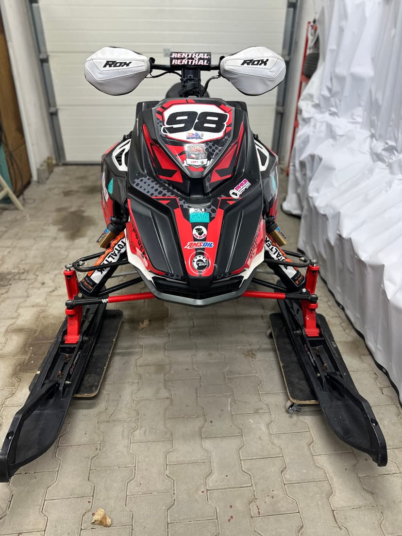 Lynx RS 600 eTec snowmobile, sněžný skútr