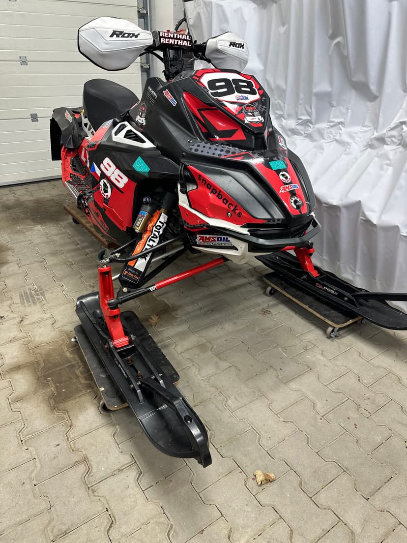 Lynx RS 600 eTec snowmobile, sněžný skútr