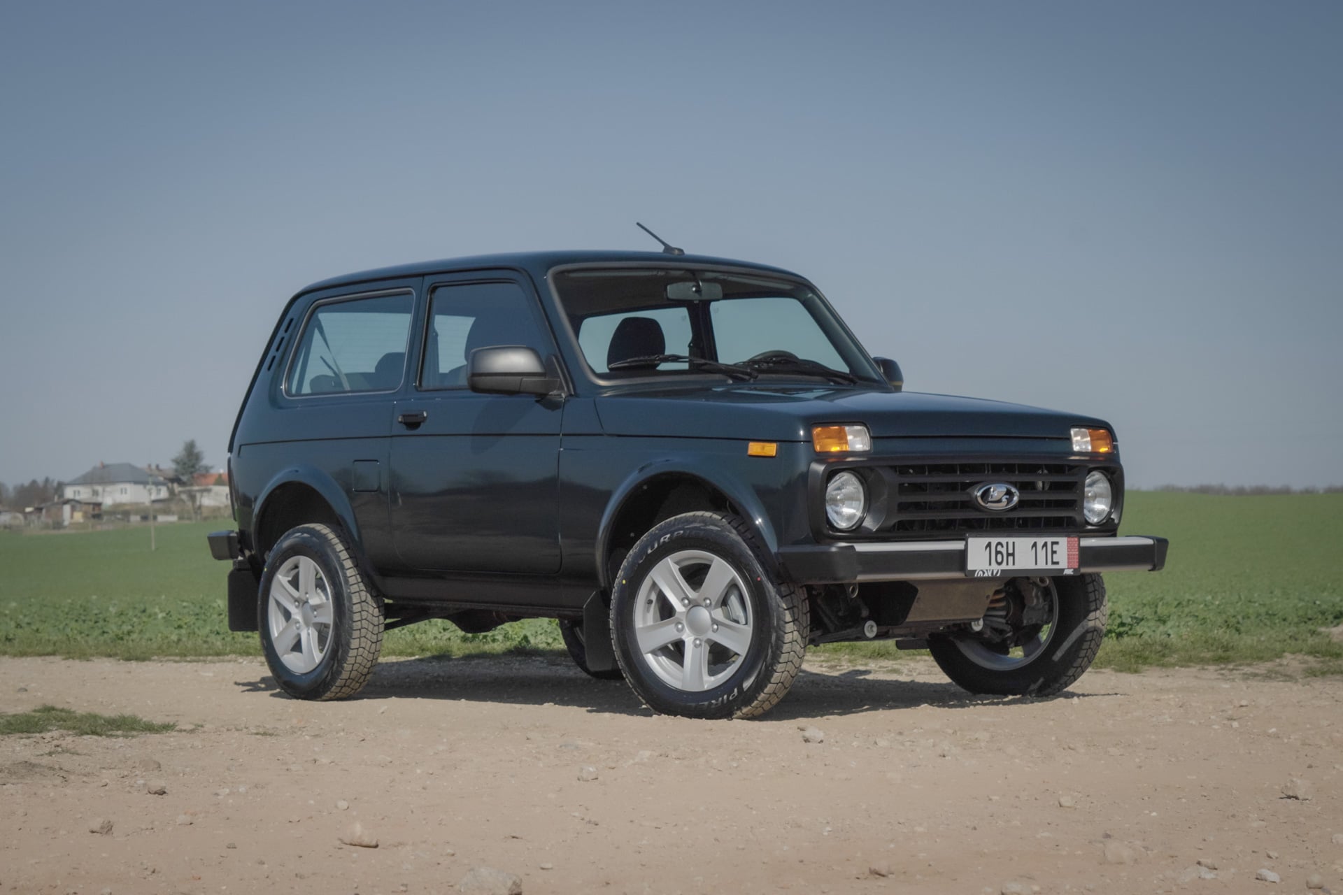 LADA NIVA LEGEND LUX A/C - 4x4, nové vozidlo, záruka 2 roky
