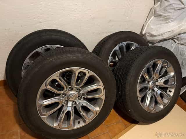 Dodge RAM 1500 originál ALU DISKY 5Generace