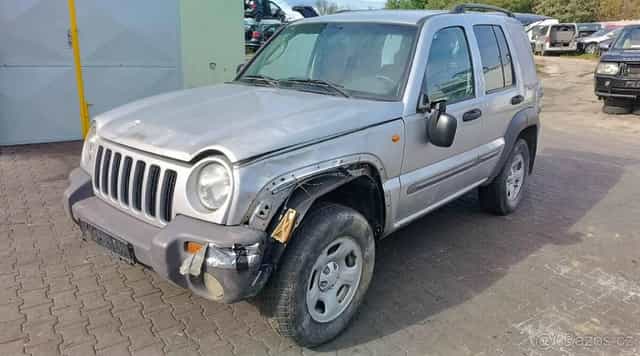 Jeep Cherokee KJ 2.5CRD 3.7 V6 155kW typ motoru K rok 2002