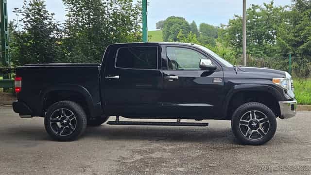 TOYOTA TUNDRA