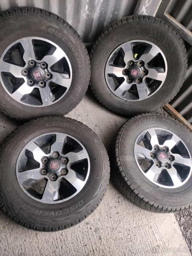 4ks alu disky orig. Fiat 6x139,7 r16 + pneu