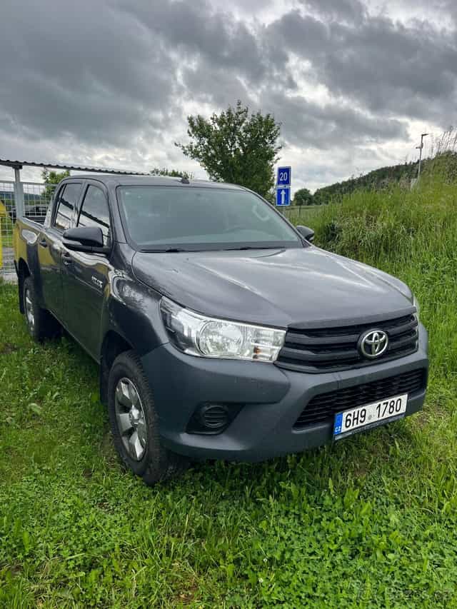 Prodám Toyota Hilux 2.4 D-4D