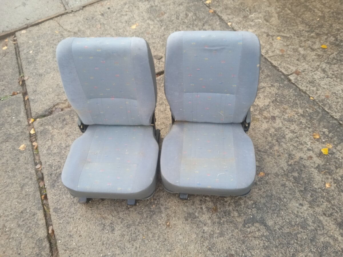 Zadní sedadla Suzuki Samurai