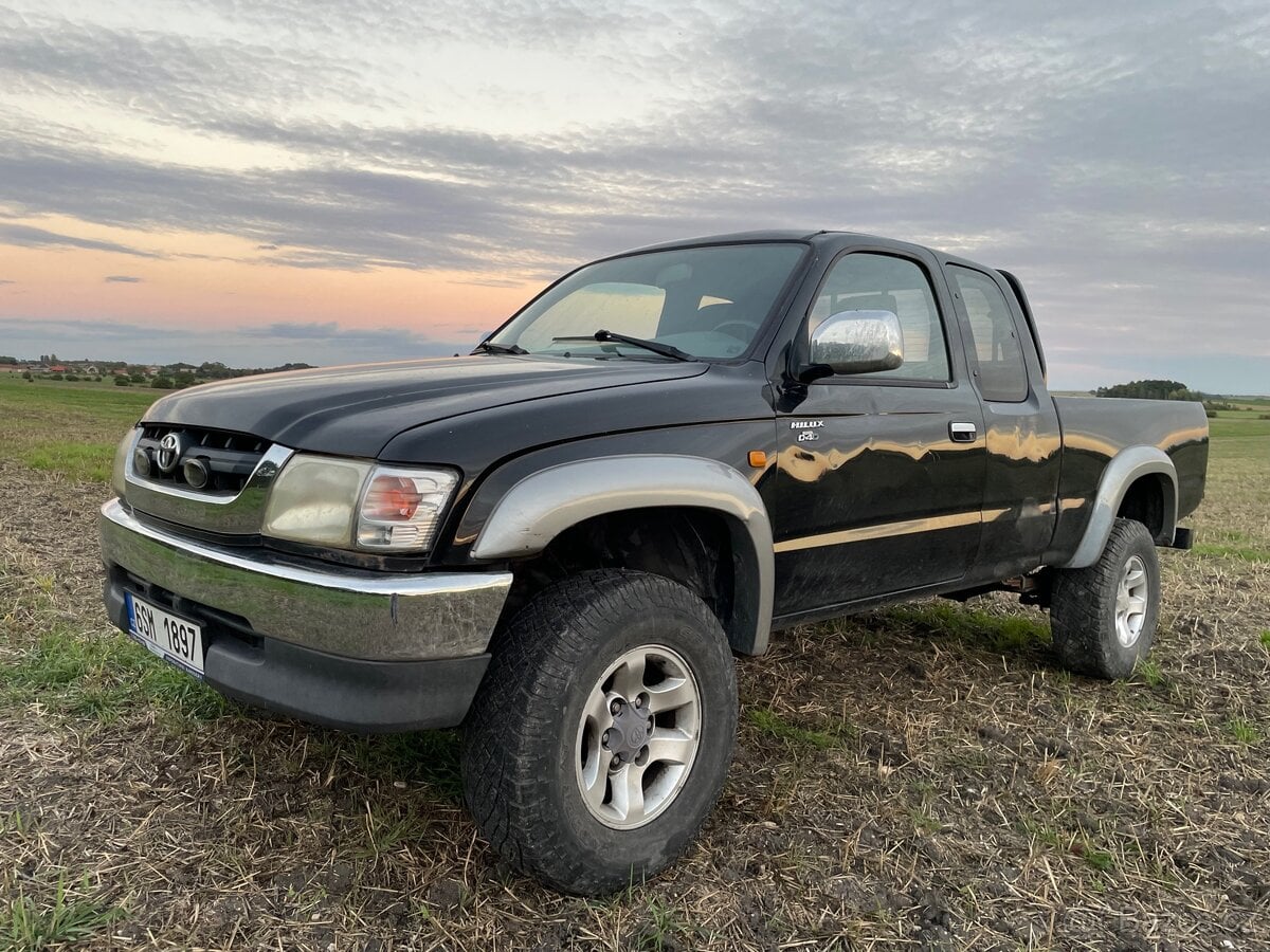 Toyota Hilux SR5