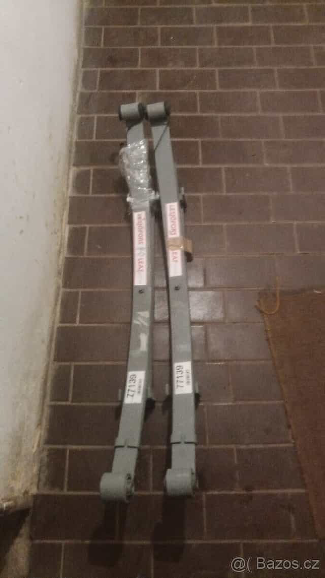 Odpružení a tlumiče na Suzuki Samurai Vitara