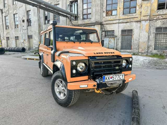 Land Rover Defender 110 2.4 SW SE
