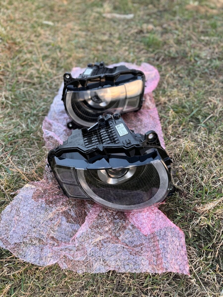 Land Rover Defender Svetlomety 45112346, LR181381, L8B213W02