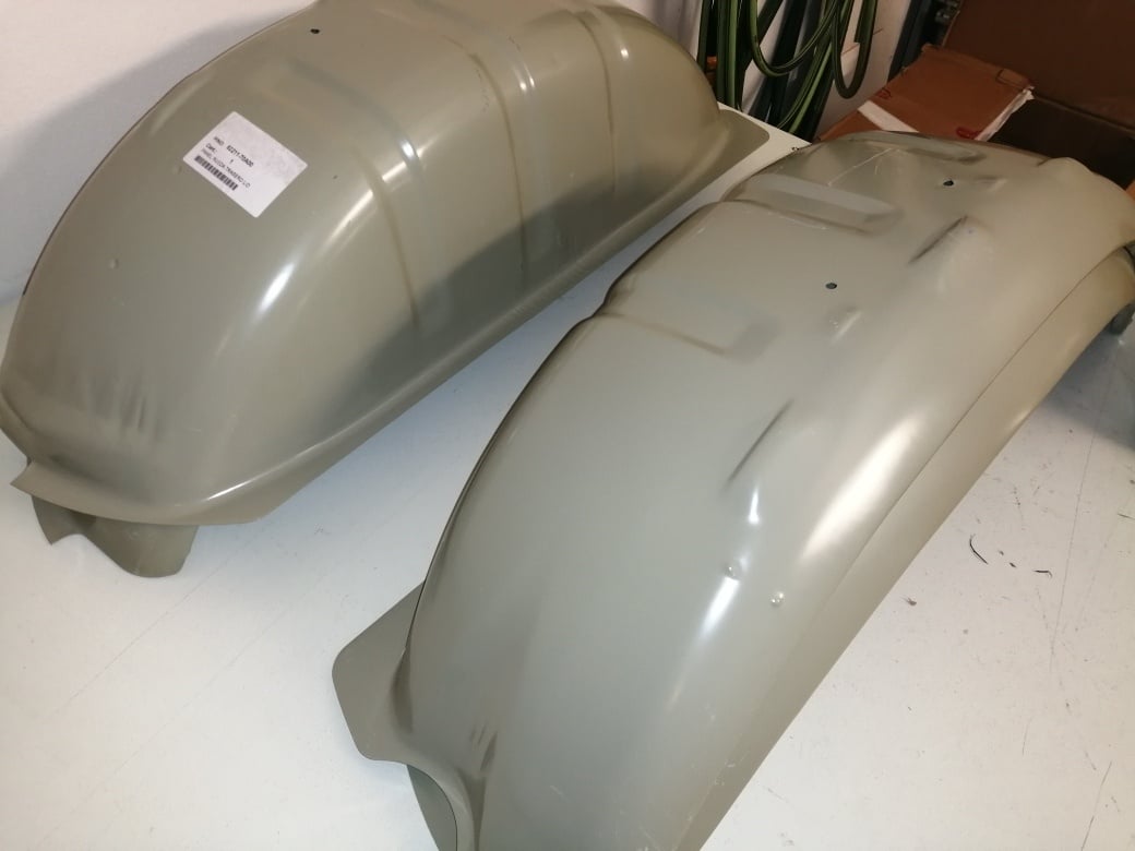 Blatník Suzuki Samurai.