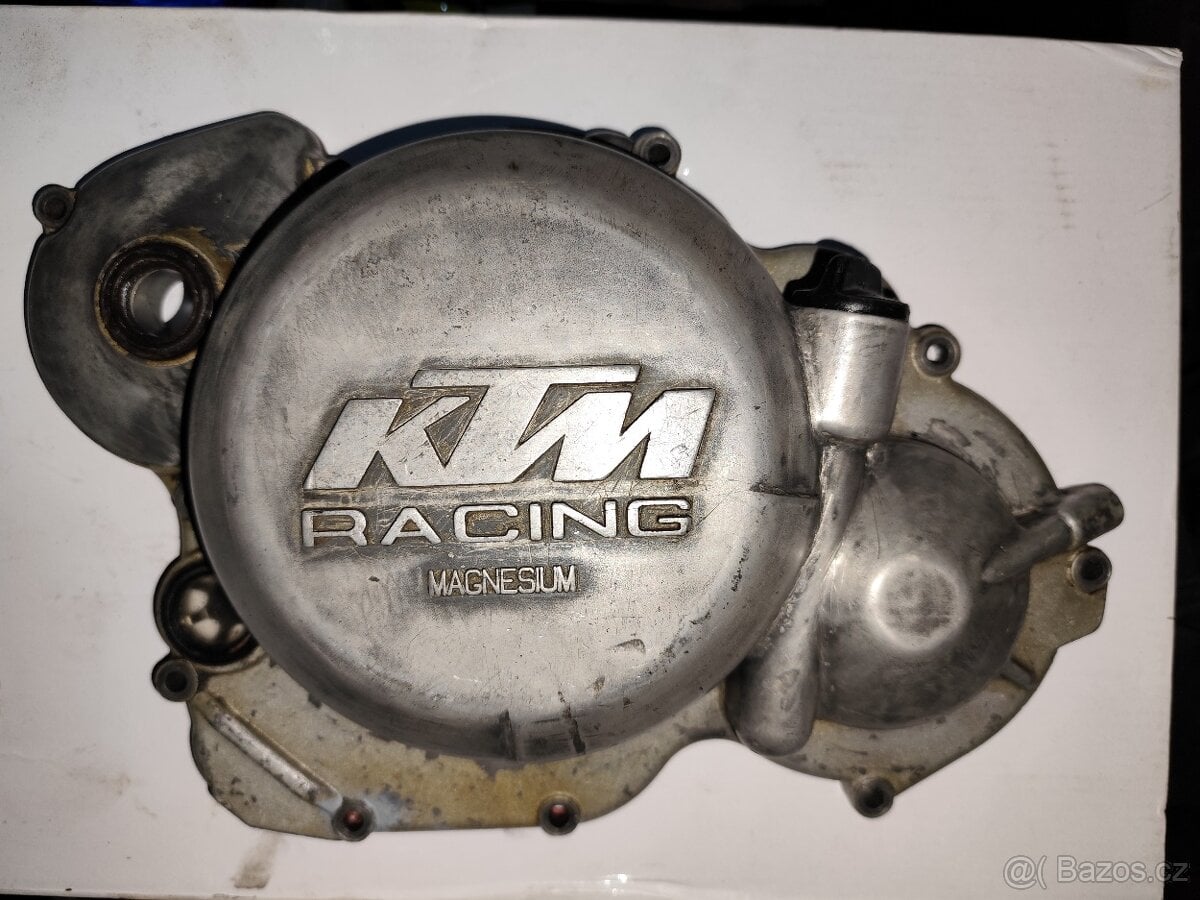 Víko spojky KTM exc 520
