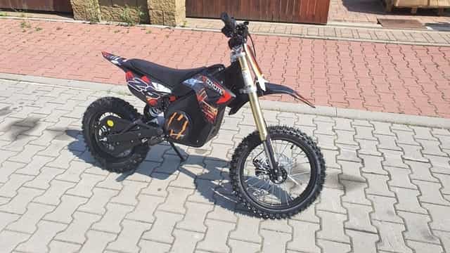 Elektrická motorka MiniRocket Coyote 1800W 48V ora