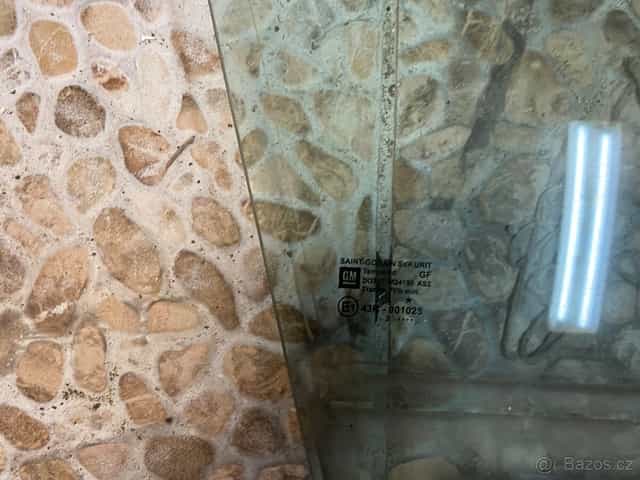 Sklo dveří Opel Vectra c kombi 2008