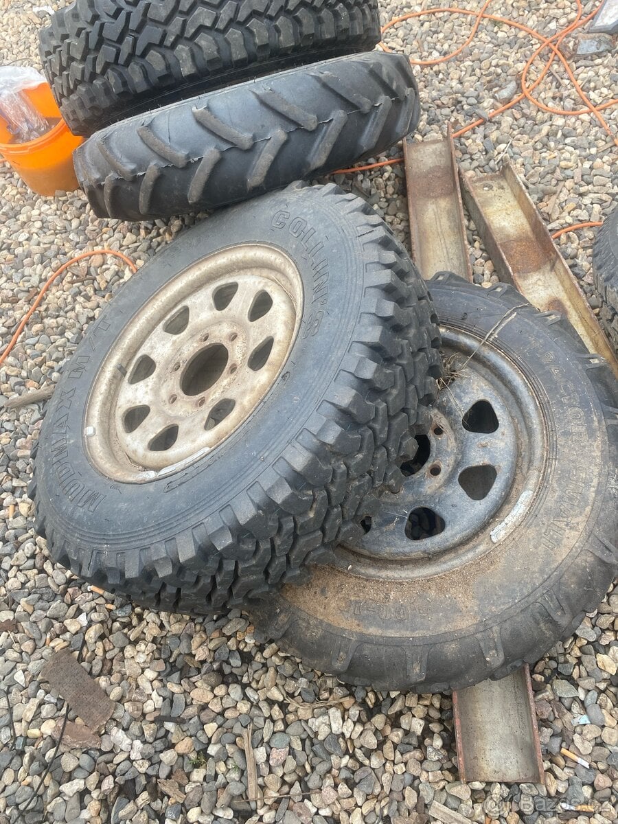 Tereni kola drapáky r16