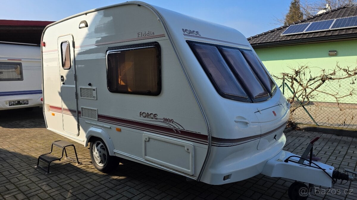 Elddis 380, předstan, 100 km/h