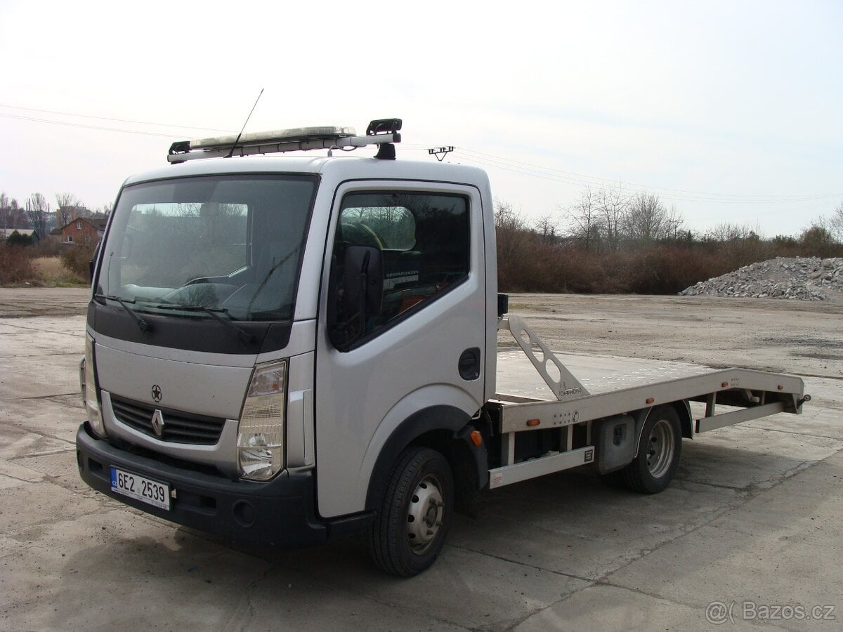 Renault Maxity 2.5 dci 96 kW odtahový speciál