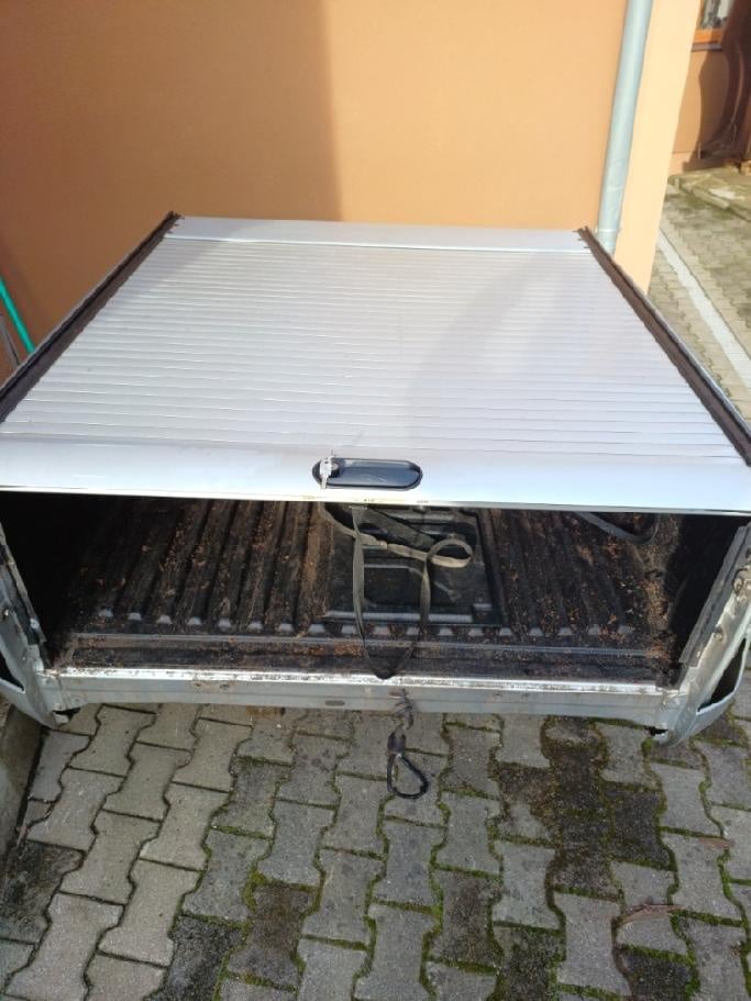 Rolovací kryt / roleta Mountain Top Nissan Navara D23