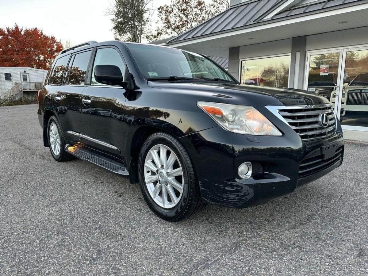2011 LEXUS LX570 - 8 miest