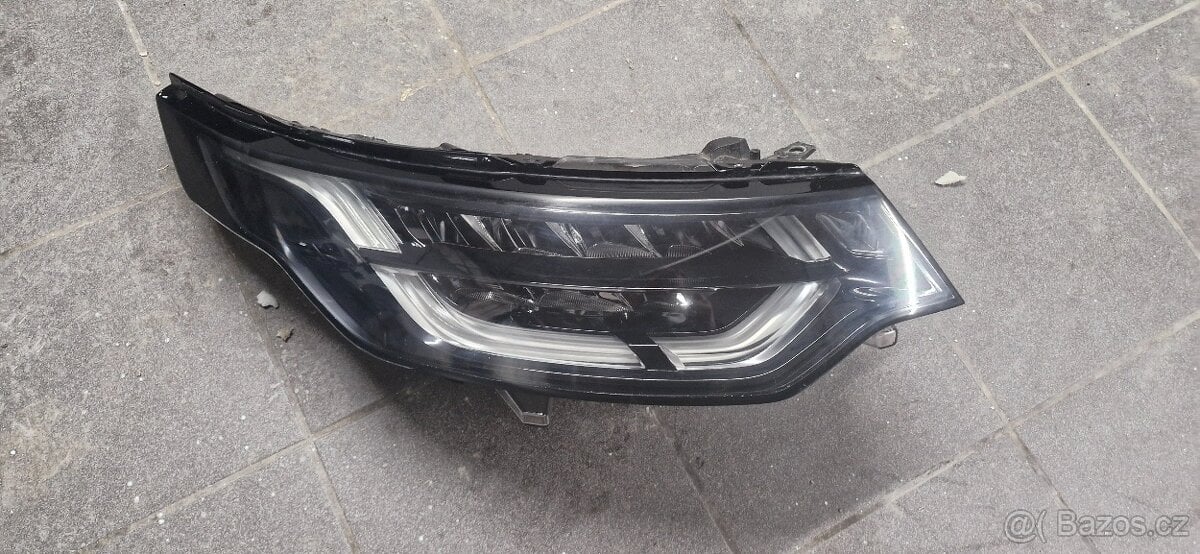 Prave predni svetlo land rover discovery V L462