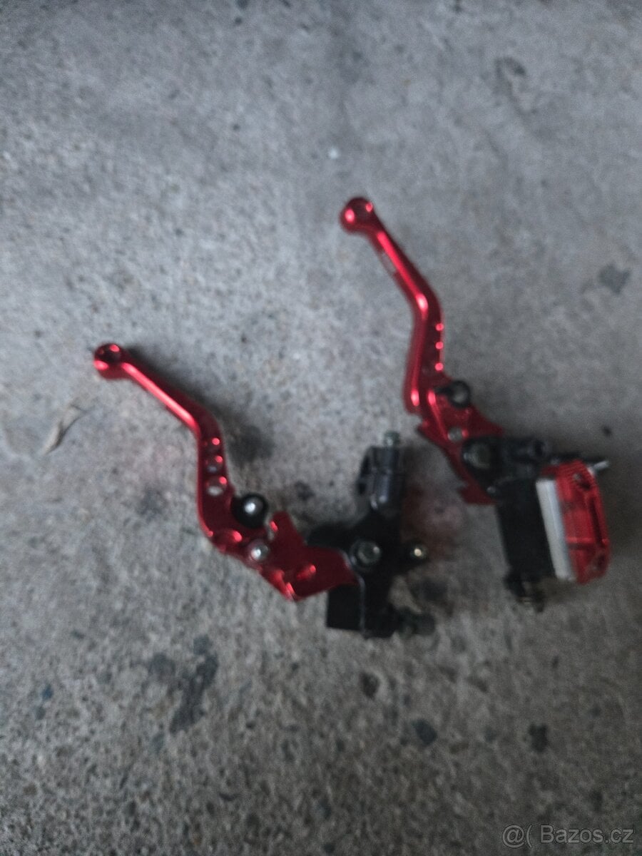 Packy na spojku a brzdu