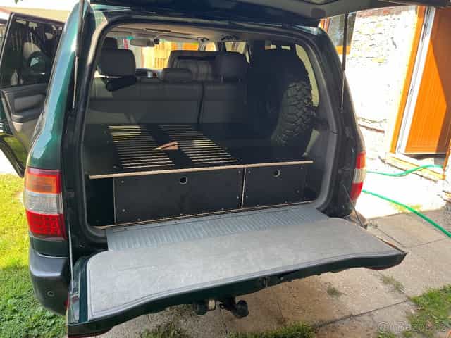 Vestavba Land Cruiser 100