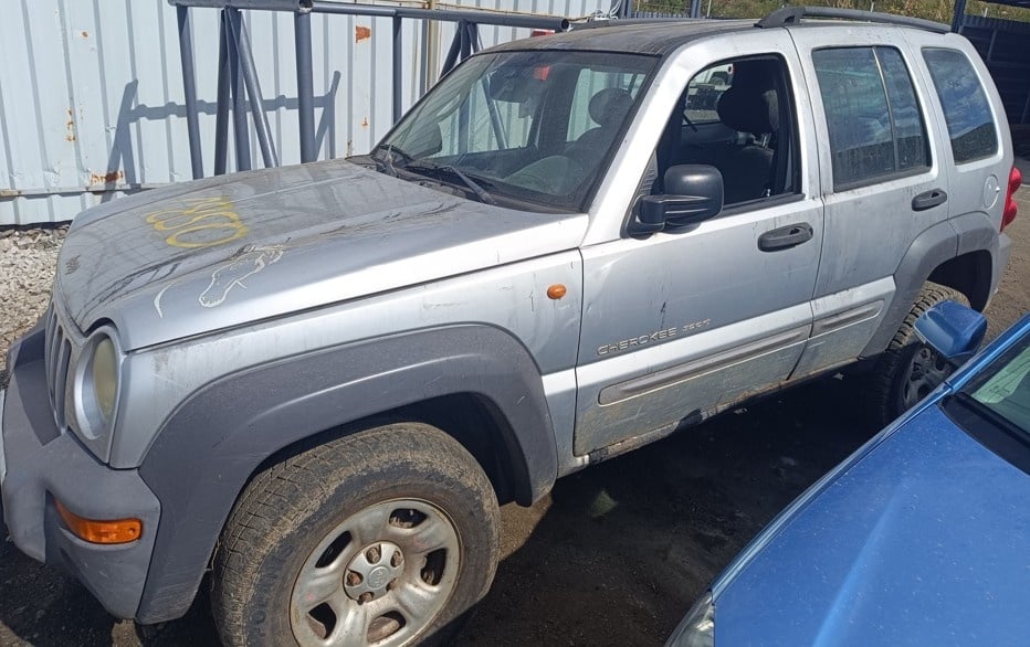 ND z Jeep Cherokee 2499.cm3 105.kw nafta r.v.2002 (K41)