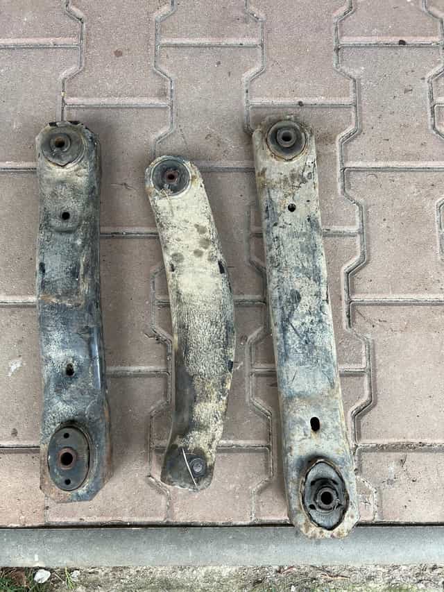 Přední ramena jeep wj