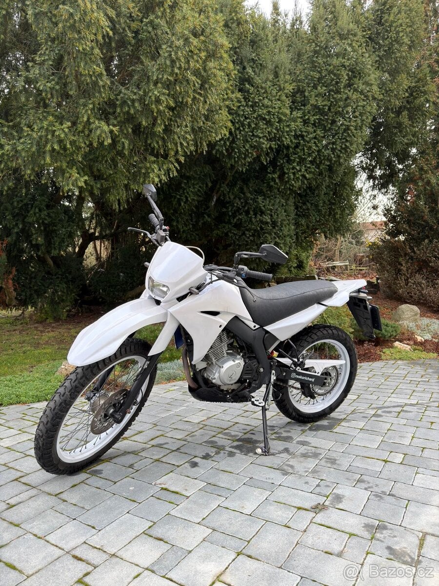YAMAHA XT 125 R