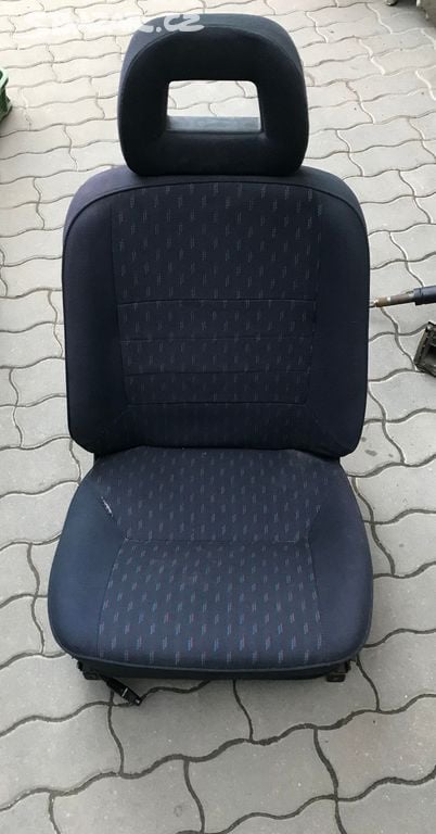 Škoda Favorit a Forman díly 4 ram. volant