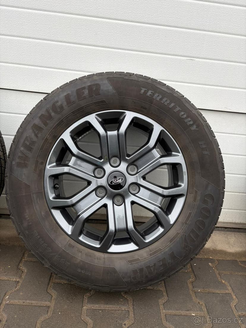 Prodám alu kola na Ford s pneu