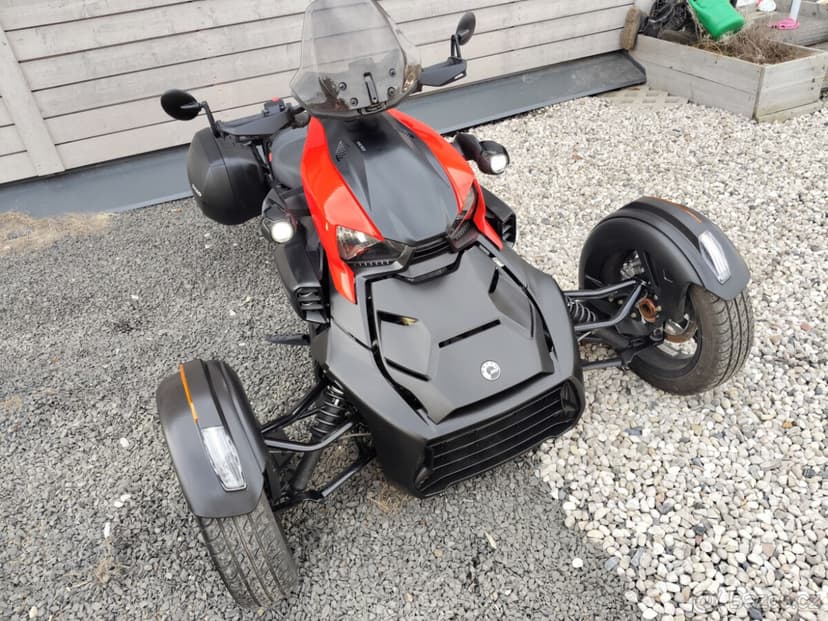 CAN-AM Ryker 900 ACE SPORT - tříkolka