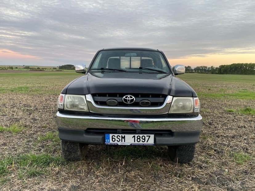Toyota Hilux SR5