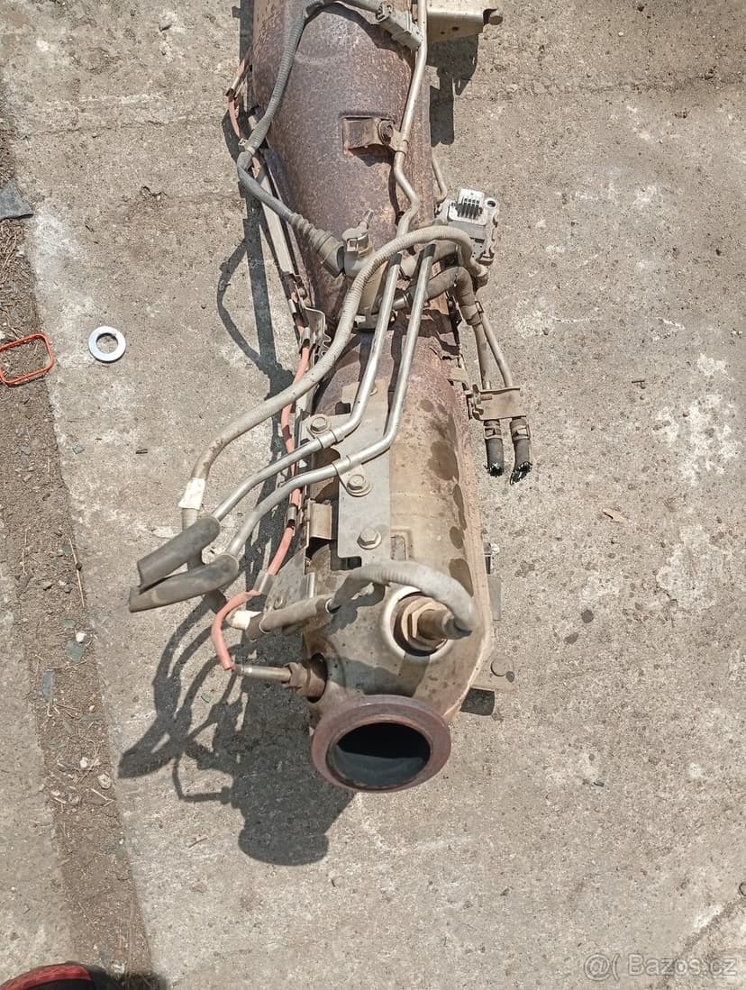 NISSAN NAVARA D23 2,3DCI RV 21 FILTR PEVNÝCH ČÁSTIC A ADBLUE